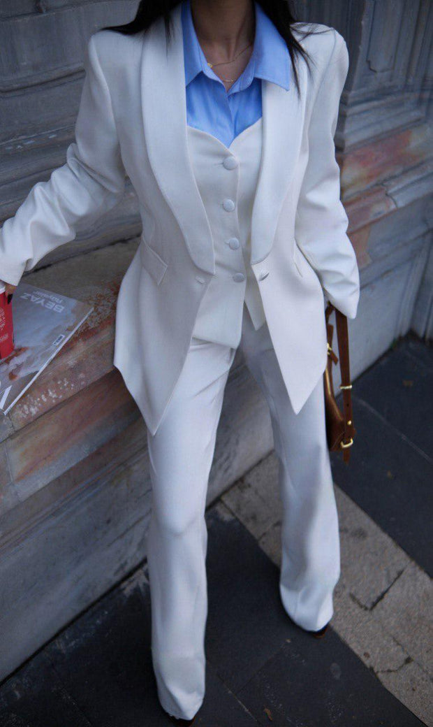 TAILORED PERFECTION BLAZER