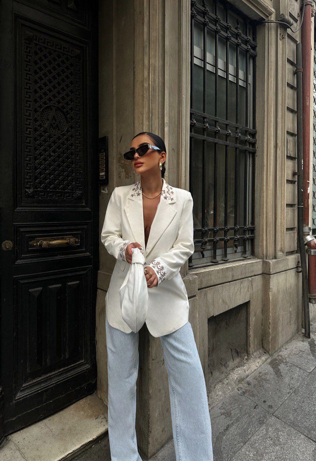 STITCHED ELEGANCE BLAZER